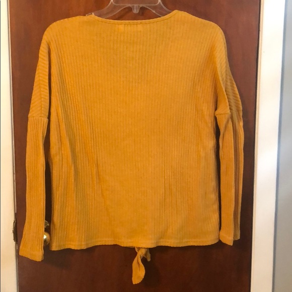 NWOT AUSTRALIAN TIE TOP - GREAT FOR FALL 🍁 - Picture 4 of 4